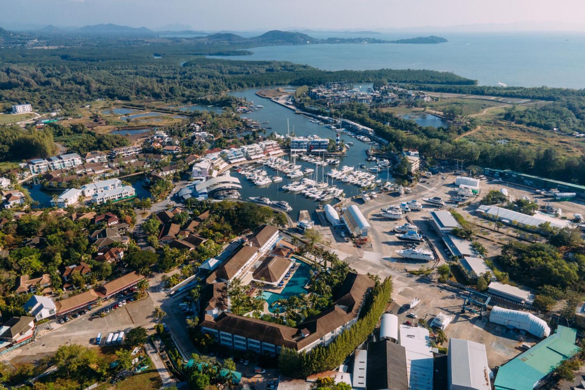 Nh Boat Lagoon Phuket Resort Exterior foto